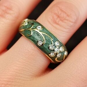 Green Enamel Slendide Ring With Round Crystals Size 7